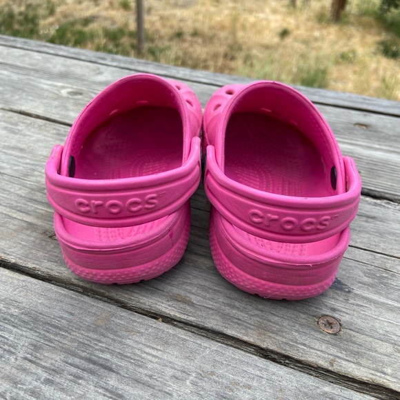 Adorable CROCS - Picture 3 of 4